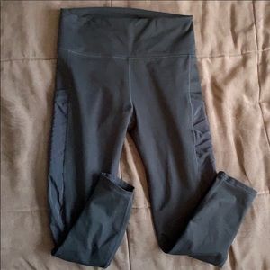 Fabletics Mila Pocket Capri Medium (navy)